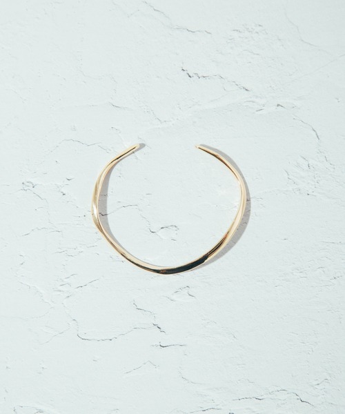 COLOR TOKYO ACCESSORIES(カラートウキョウアクセサリー)の「ウェーブシンプルバングル(バングル/リストバンド・レディース・Silver/GOLD ・FREE)」の9枚目の写真