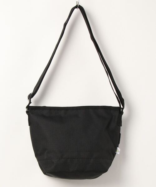 （What it isNt）ART BY MARKGONZALES（ワットイットイズント）の「【（What it isNt）ART BY MARKGONZALES / (ワットイットイズント) アートバイ マークゴンザレス 】ショルダーバッグ（ショルダーバッグ・メンズ・ブラック・FREE）」の2枚目の写真