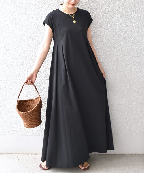 美品　VIRINA ヴィリーナ　タックワンピース　ブラック　Aライン　M SHIPS（シップス）の「*ボリュームへムAラインタックワンピース