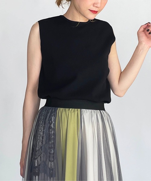 PICCIN(ピッチン)の「パール付き総針ニットタンクトップ(ニット/セーター・レディース・ブラック/ローズ/グレイッシュベージュ/ブルー・M)」の2枚目の写真