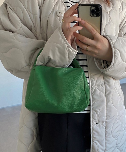 apres jour mignon（アプレジュールミニョン）の「【apresjour mignon×ARIAZ】スクエアバッグ（ショルダーバッグ・レディース・ブラック/オレンジ/グリーン・ONESIZE）」の2枚目の写真