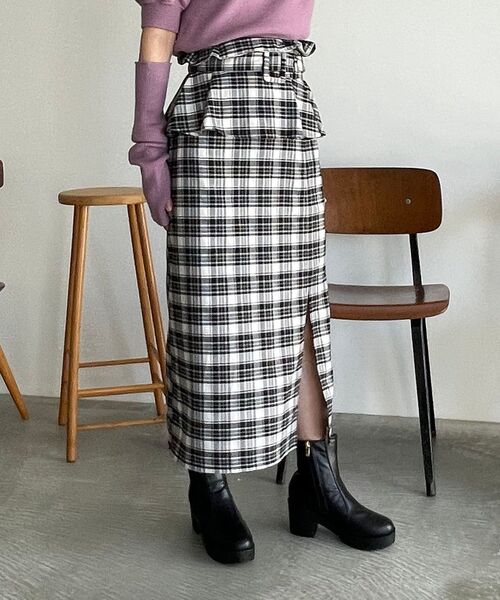 MAJESTIC LEGON（マジェスティックレゴン）の「コルセットデザインIラインスカート（スカート・レディース・ブラック系その他/ベージュ系その他/グレー/ブラック・MEDIUM）」の3枚目の写真