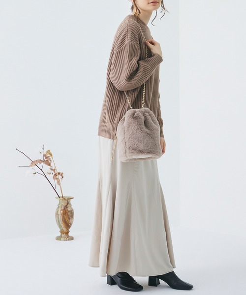 ROYAL PARTY（ロイヤルパーティー）の「ROYAL PARTY (ロイヤルパーティー) 巾着バッグ エコファー RPT-B091（ショルダーバッグ・レディース・ベージュ/パープル/グリーン・FREE）」の5枚目の写真