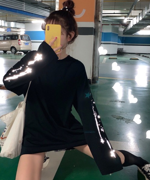 meJane（ミージェーン）の「リフレクターshooting starプリントロングTシャツ（Tシャツ/カットソー・レディース・ホワイト/ブラック・FREE）」の4枚目の写真