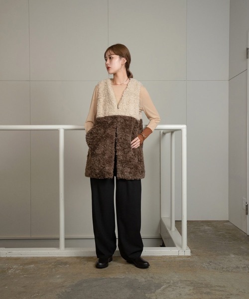 Amiur（エミレ）の「bicolor medium fur vest（ベスト・レディース・ベージュ/ブラウン・FREE）」の10枚目の写真