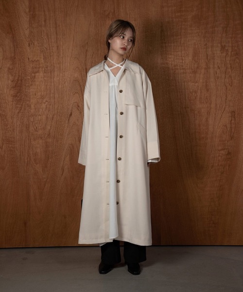 Amiur(エミレ)の「back flare light trench coat(トレンチコート・レディース・ベージュ/ブラウン/アイボリー・FREE)」の16枚目の写真