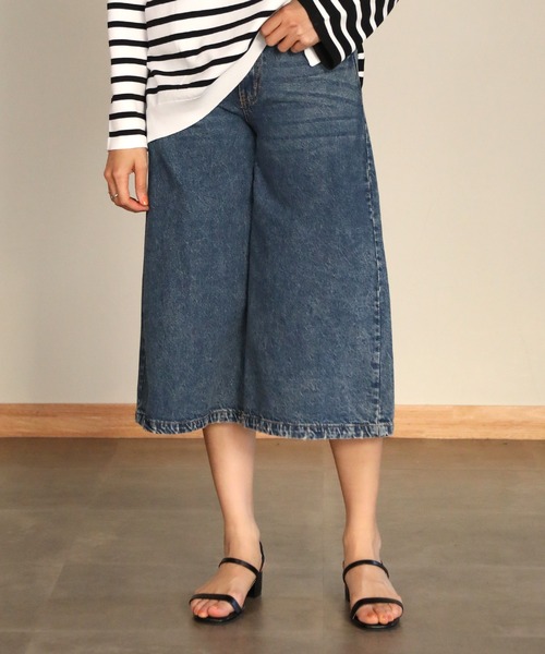 aity(アイティ)の「ミモレ丈ワイドパンツ(デニムパンツ・レディース・ワンウォッシュ/ブルー/ネイビー・M)」の10枚目の写真