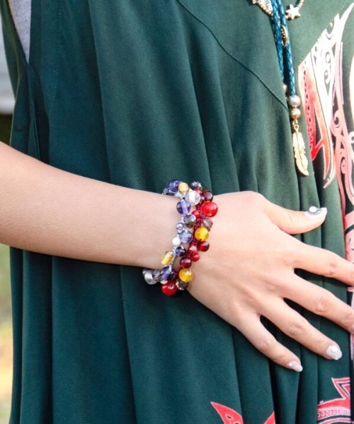 チャイハネ(チャイハネ)の「【チャイハネ】ビジュテブレスレット(ブレスレット・レディース・オレンジ/レッド/グレー/ターコイズブルー・FREE)」の6枚目の写真