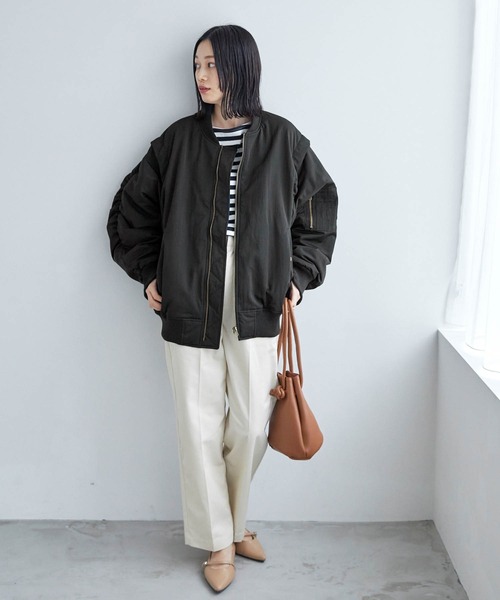 Chaco closet(チャコ クローゼット)の「2WAYオーバーサイズボリュームスリーブMA‐1(MA-1・レディース・カーキ/アイボリー/ブラック・FREE)」の16枚目の写真