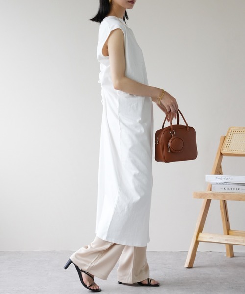 IAMUSE(アイアミューズ)の「天竺バックシャーリングワンピース S0940【IAMUSE】(ワンピース・レディース・オフホワイト/ブラック/ネイビー・FREE)」の7枚目の写真