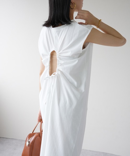 IAMUSE(アイアミューズ)の「天竺バックシャーリングワンピース S0940【IAMUSE】(ワンピース・レディース・オフホワイト/ブラック/ネイビー・FREE)」の9枚目の写真