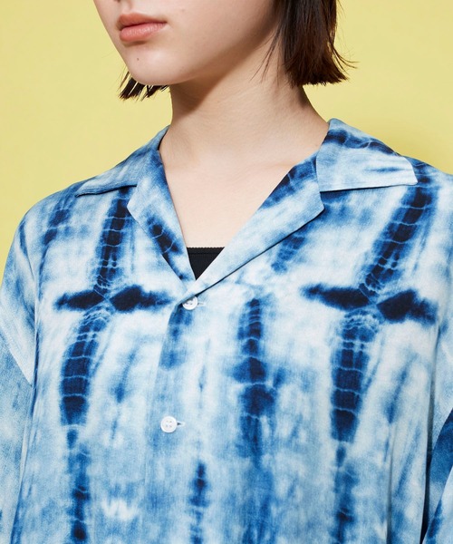 FOREVER 21(フォーエバー トゥエンティーワン)の「【MODE】タイダイ柄開襟シャツ(シャツ/ブラウス・レディース・ブルー/イエロー・FREE)」の10枚目の写真