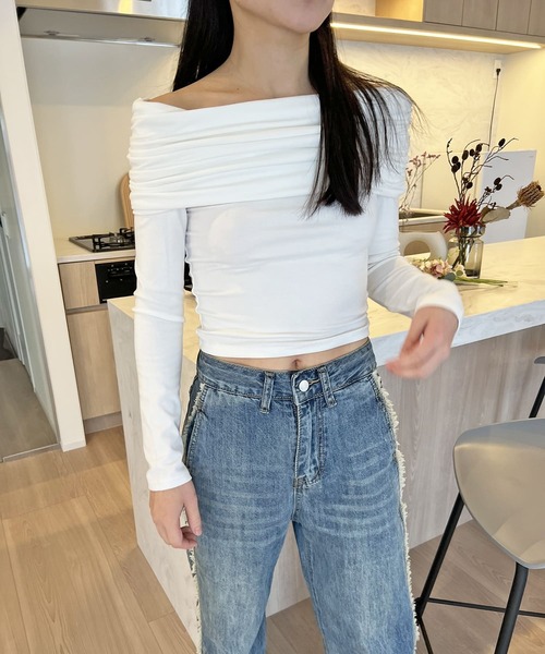 Jewelobe（ジュエローブ）の「サイドギャザーオフショルカットトップス（Tシャツ/カットソー・レディース・杢グレー/オフホワイト/ブラック・FREE）」の6枚目の写真