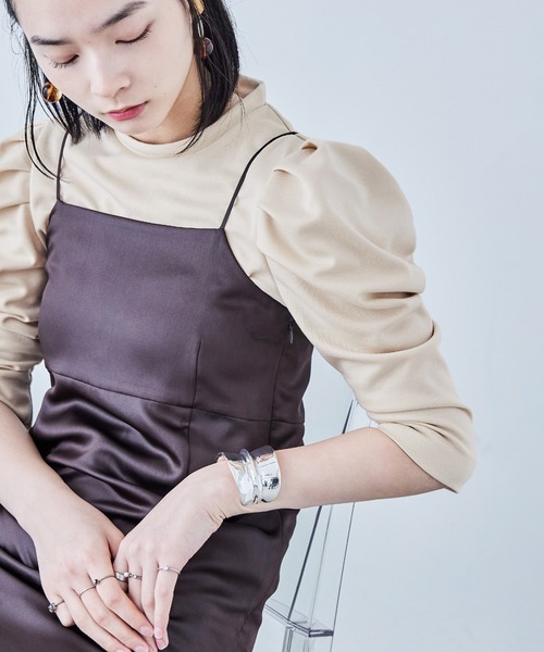 Fashion Letter(ファッションレター)の「ポンチ パワーショルダー トップス(Tシャツ/カットソー・レディース・ライトベージュ/ブラック/ベージュ・M)」の1枚目の写真