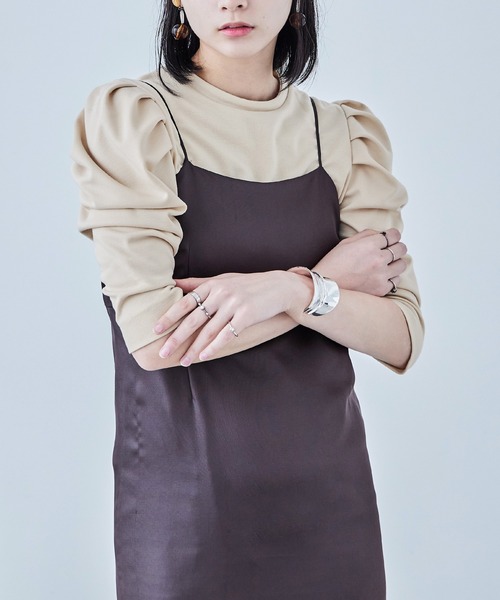 Fashion Letter(ファッションレター)の「ポンチ パワーショルダー トップス(Tシャツ/カットソー・レディース・ライトベージュ/ブラック/ベージュ・M)」の6枚目の写真