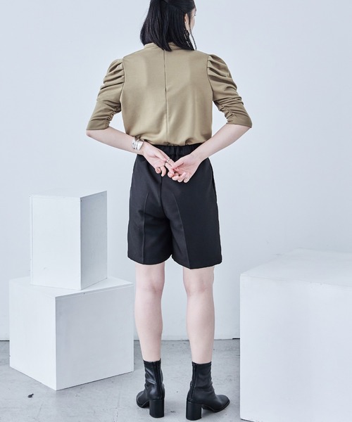 Fashion Letter(ファッションレター)の「ポンチ パワーショルダー トップス(Tシャツ/カットソー・レディース・ライトベージュ/ブラック/ベージュ・M)」の18枚目の写真