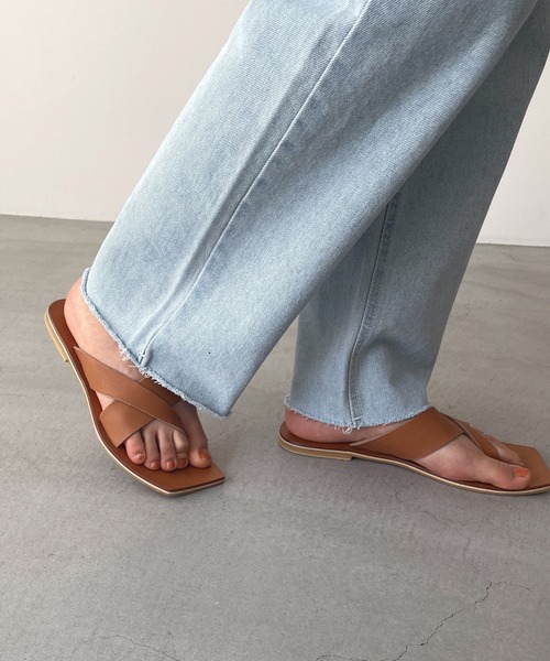 CANAL JEAN（キャナルジーン）の「from Lagoon(フロムラグーン) クロス指ぬきレザーサンダル（サンダル・レディース・キャメル/ブラック・36/37/38/39）」の10枚目の写真