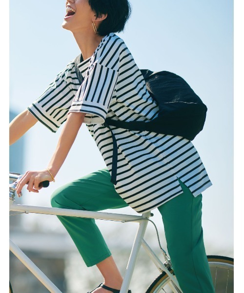 IEDIT（イディット）の「ＩＥＤＩＴ　強撚天じく素材でサラッとした着心地　ゆるシルエットボーダートップス（Tシャツ/カットソー・レディース・ホワイト×ブルー/ホワイト×ブラック/ブラウン系その他・MEDIUM/LARGE/X-LARGE/XX-LARGE/SMALL/XXX-LARGE）」の6枚目の写真