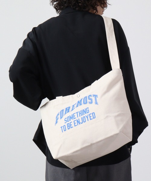 MODISH GAZE(モディシュガゼ)の「MODISH GAZE カレッジロゴ キャンバス2WAYトートバッグ(トートバッグ・メンズ・ブラック/ホワイト系・F)」の4枚目の写真