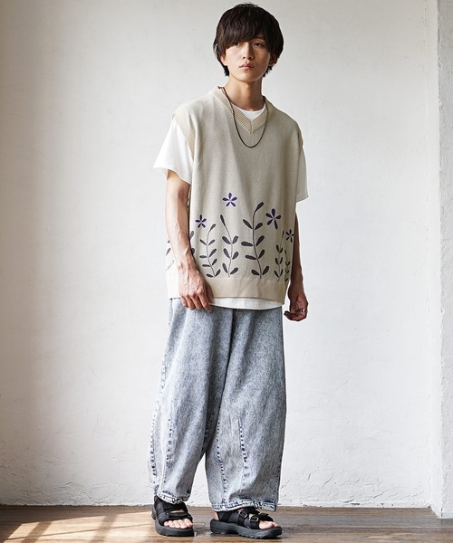 MinoriTY(マイノリティ)の「【MinoriTY】さらさら夏素材にょきにょきサマーニットベスト ノースリーブ Tシャツ メンズ 秋服 夏服(ベスト・メンズ・ベージュ/チャコール・S/L/M)」の9枚目の写真