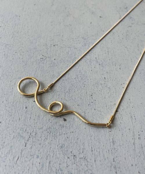 cheriella（シェリエラ）の「【cheriella】変形ニュアンスバースライドネックレス（ネックレス・レディース・シルバー/ゴールド・FREE）」の5枚目の写真