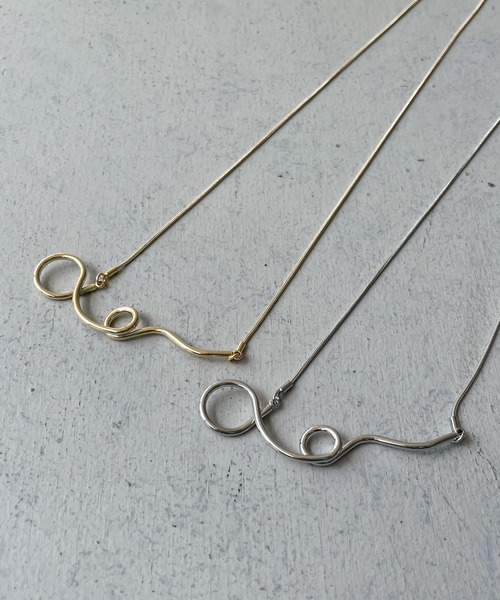 cheriella（シェリエラ）の「【cheriella】変形ニュアンスバースライドネックレス（ネックレス・レディース・シルバー/ゴールド・FREE）」の7枚目の写真