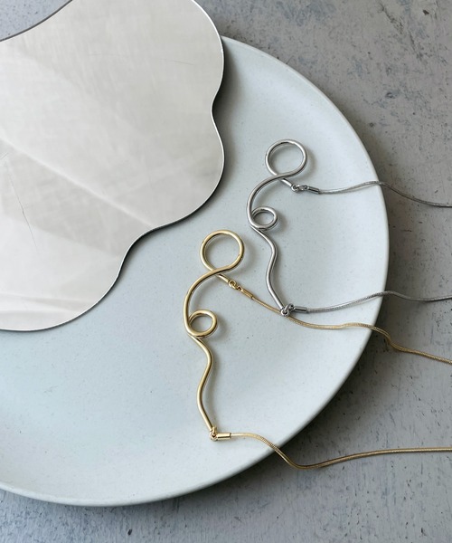 cheriella（シェリエラ）の「【cheriella】変形ニュアンスバースライドネックレス（ネックレス・レディース・シルバー/ゴールド・FREE）」の8枚目の写真