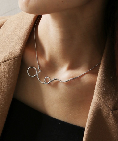 cheriella（シェリエラ）の「【cheriella】変形ニュアンスバースライドネックレス（ネックレス・レディース・シルバー/ゴールド・FREE）」の11枚目の写真