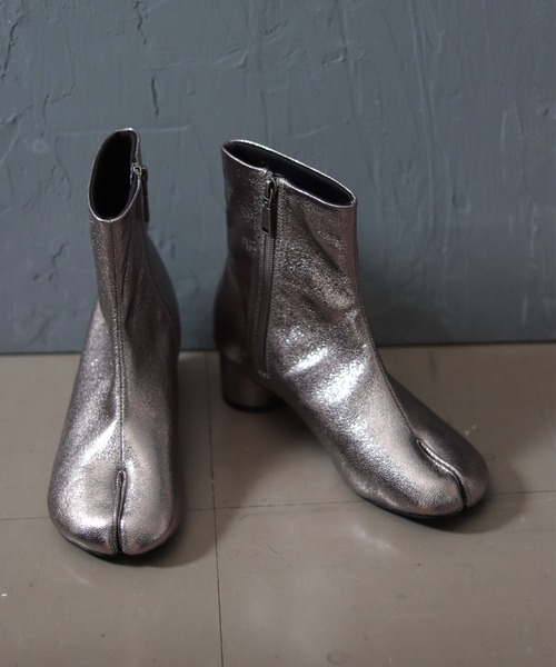 SESTO（セスト）の「サークルヒール足袋ショートブーツ（ブーツ・レディース・シルバー/ブラック・S/3L/M/LL/L）」の4枚目の写真
