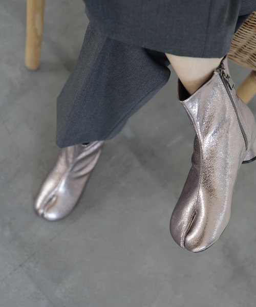 SESTO（セスト）の「サークルヒール足袋ショートブーツ（ブーツ・レディース・シルバー/ブラック・S/3L/M/LL/L）」の5枚目の写真