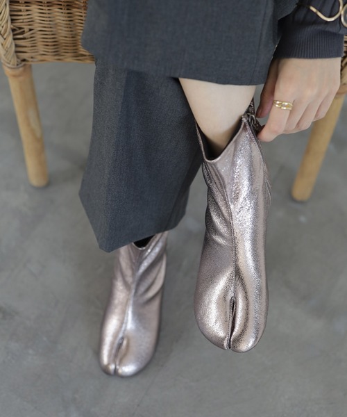 SESTO（セスト）の「サークルヒール足袋ショートブーツ（ブーツ・レディース・シルバー/ブラック・S/3L/M/LL/L）」の6枚目の写真