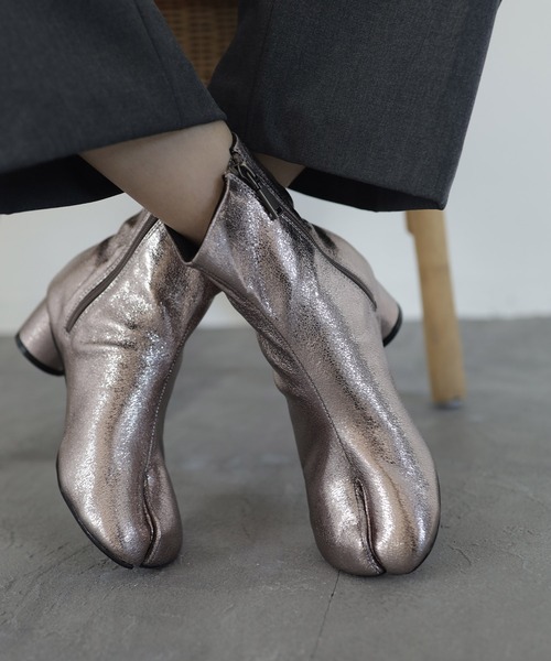 SESTO（セスト）の「サークルヒール足袋ショートブーツ（ブーツ・レディース・シルバー/ブラック・S/3L/M/LL/L）」の8枚目の写真