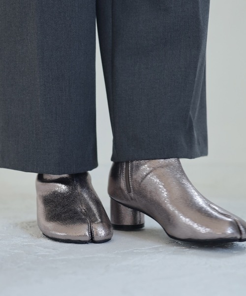 SESTO（セスト）の「サークルヒール足袋ショートブーツ（ブーツ・レディース・シルバー/ブラック・S/3L/M/LL/L）」の10枚目の写真
