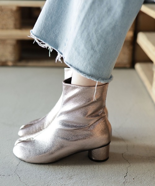 SESTO（セスト）の「サークルヒール足袋ショートブーツ（ブーツ・レディース・シルバー/ブラック・S/3L/M/LL/L）」の15枚目の写真