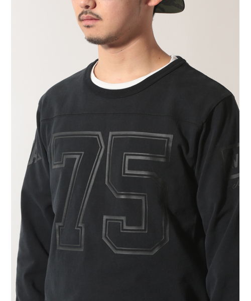 AVIREX(アヴィレックス)の「avirex/アヴィレックス/メンズ/ L/S FOOTBALL T-SHIRT/ 長袖 フットボール Tシャツ(Tシャツ/カットソー・メンズ・ブラック/ホワイト・LARGE/MEDIUM/X-LARGE/XX-LARGE)」の6枚目の写真