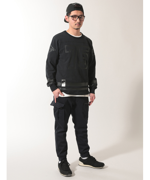 AVIREX(アヴィレックス)の「avirex/アヴィレックス/メンズ/ L/S FOOTBALL T-SHIRT/ 長袖 フットボール Tシャツ(Tシャツ/カットソー・メンズ・ブラック/ホワイト・LARGE/MEDIUM/X-LARGE/XX-LARGE)」の9枚目の写真