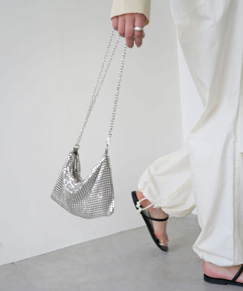 SLOBE citron.（スローブシトロン）の「《追加2》SLOBE citron. kira kira BAG（ショルダーバッグ・レディース・シルバー/ゴールド・FREE）」の11枚目の写真