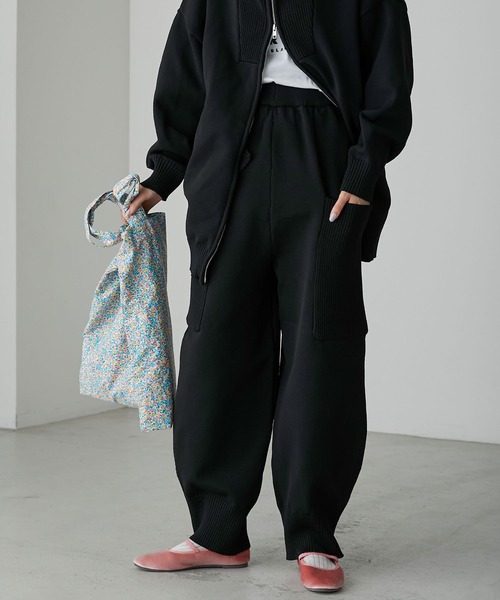 forksy.（フォルクシー）の「【forksy.】ニットビッグポケットコクーンパンツ（その他パンツ・レディース・ブルー/アイボリー/ブラック/バーガンディー・FREE）」の5枚目の写真