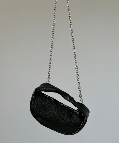 Reurie'（レウリィ）の「half moon one handle bag / ハーフムーンワンハンドルバッグ ブラック 黒 ハーフムーンバッグ チェーンバッグ コンパクト ハンドバッグ ショルダーバッグ（ハンドバッグ・レディース・ブラック・FREE）」の9枚目の写真