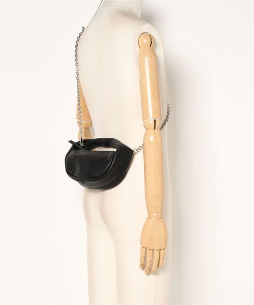 Reurie'（レウリィ）の「half moon one handle bag / ハーフムーンワンハンドルバッグ ブラック 黒 ハーフムーンバッグ チェーンバッグ コンパクト ハンドバッグ ショルダーバッグ（ハンドバッグ・レディース・ブラック・FREE）」の10枚目の写真
