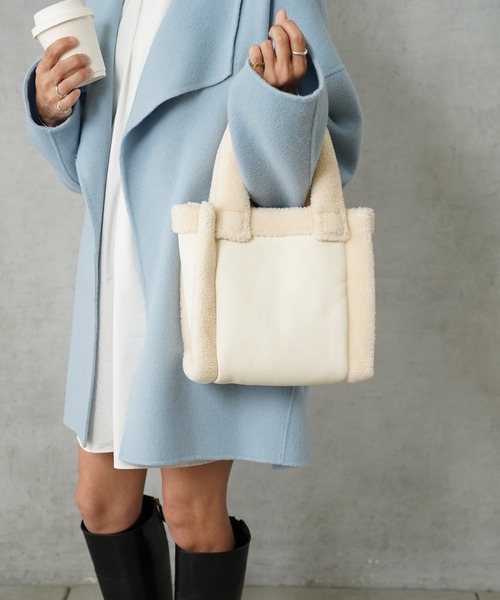 Actually（アクチュアリー）の「フェイクムートン×ボア  リバーシブルトート（トートバッグ・レディース・カーキ/ブラック/アイボリー/ベージュ・フリー）」の5枚目の写真