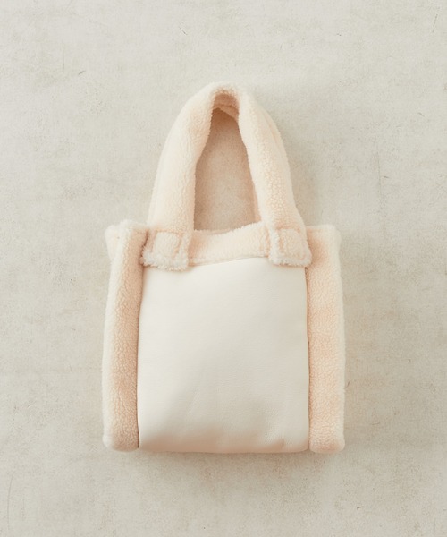 Actually（アクチュアリー）の「フェイクムートン×ボア  リバーシブルトート（トートバッグ・レディース・カーキ/ブラック/アイボリー/ベージュ・フリー）」の7枚目の写真