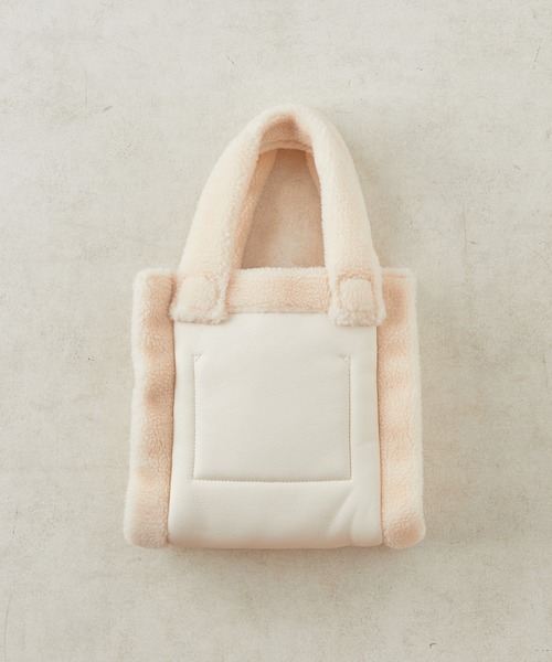 Actually（アクチュアリー）の「フェイクムートン×ボア  リバーシブルトート（トートバッグ・レディース・カーキ/ブラック/アイボリー/ベージュ・フリー）」の8枚目の写真