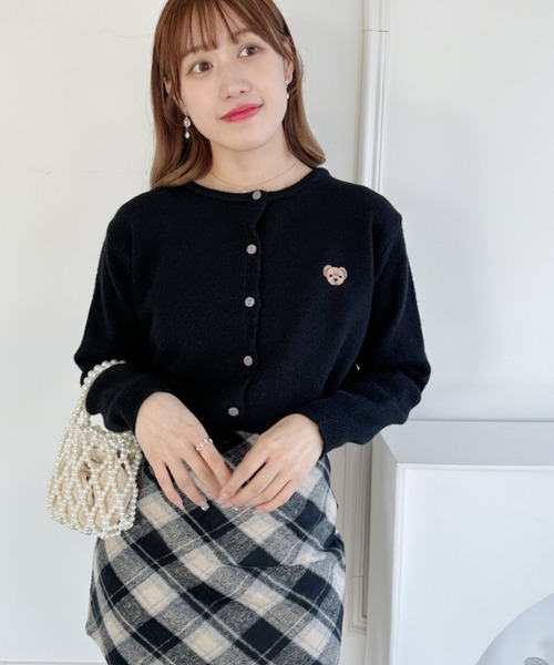 Loueme（ルエム）の「ワンポイントくま刺繍カーディガン（カーディガン/ボレロ・レディース・ピンク/アイボリー/グレー/ブラック/ライトブルー・FREE）」の11枚目の写真