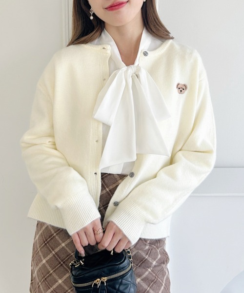 Loueme（ルエム）の「ワンポイントくま刺繍カーディガン（カーディガン/ボレロ・レディース・ピンク/アイボリー/グレー/ブラック/ライトブルー・FREE）」の6枚目の写真