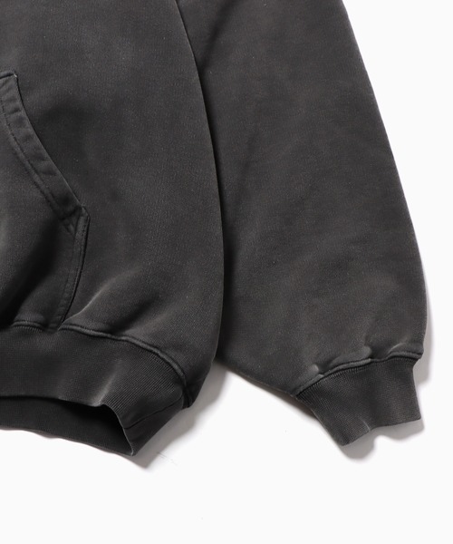 VETEMENTS(ヴェトモン)の「VETEMENTS/ヴェトモン LOGO OUTLINE hoodie ロゴフーディー(パーカー・メンズ・スミクロ・XS)」の7枚目の写真