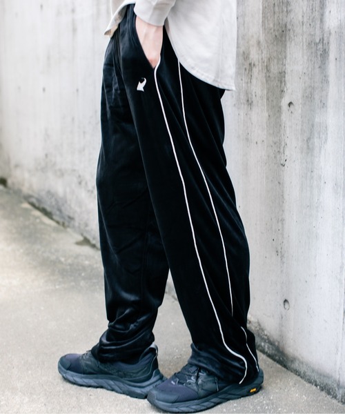 En serio TOKYO(エンソリオトーキョー)の「ストレッチベロアジャージ トラックパンツ(その他パンツ・メンズ・ワイン/ネイビー/ブラウン/ブラック・L/M)」の1枚目の写真