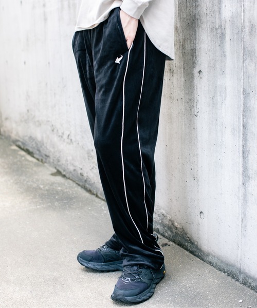En serio TOKYO(エンソリオトーキョー)の「ストレッチベロアジャージ トラックパンツ(その他パンツ・メンズ・ワイン/ネイビー/ブラウン/ブラック・L/M)」の17枚目の写真