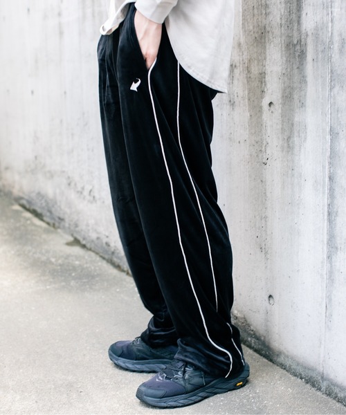 En serio TOKYO(エンソリオトーキョー)の「ストレッチベロアジャージ トラックパンツ(その他パンツ・メンズ・ワイン/ネイビー/ブラウン/ブラック・L/M)」の20枚目の写真