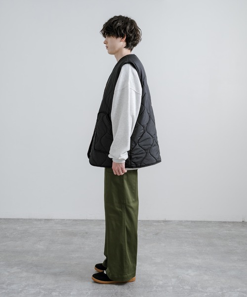 Rocky Monroe(ロッキーモンロー)の「2WAY ボアフリース/キルティング リバーシブルベスト(ベスト・メンズ・オリーブ/ブラック/チャコール/ライトグレー・L/LL/M)」の5枚目の写真
